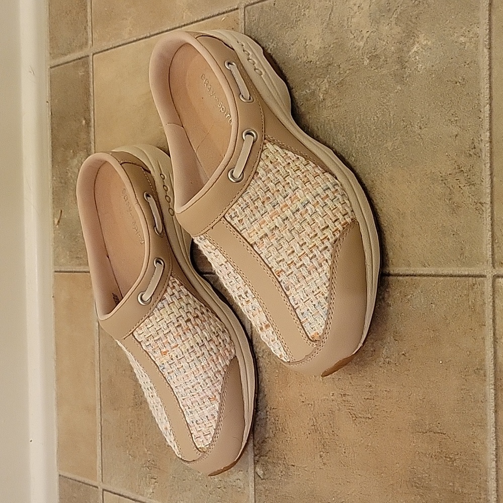 Beige Clogs 👞 - Picture 2 of 5